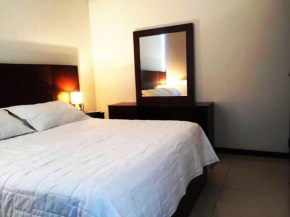 Apartamento luminoso y espacioso en pleno centro de Santa Cruz - Equipetrol con cama extra grande PARQUEO y Wi-Fi GRATIS. LUXURY